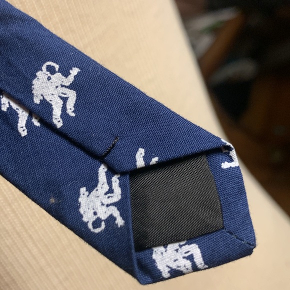 BOYS ASTRONAUTS NECKTIE - Picture 5 of 9
